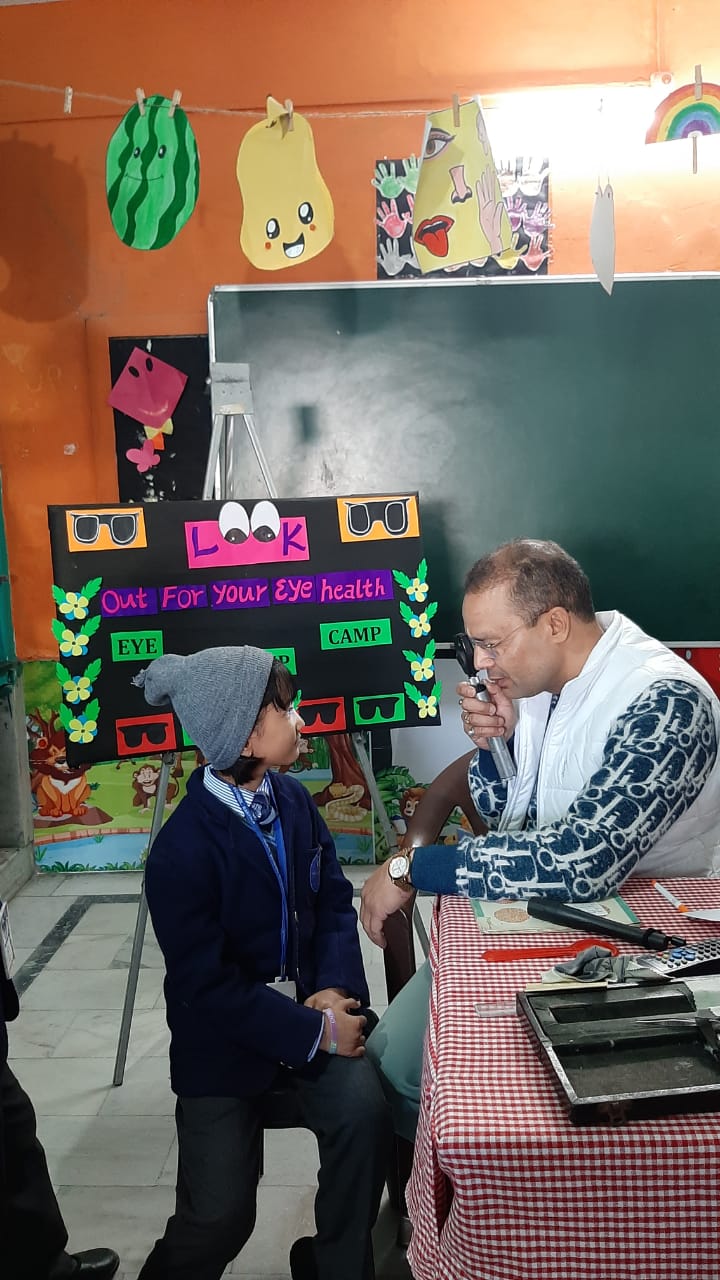 जनसेवा: नेगी आई केयर सेंटर की ओर से यहां आयोजित किया गया एक दिवसीय निशुल्क स्कूल स्क्रीनिंग कैंंप