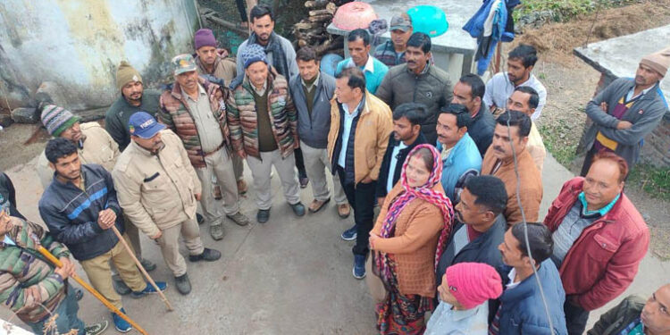 आवाज: आदमखोर बाघ की दहशत में जी रहे ग्रामीण, सरकार से लगायी निजात दिलाने की गुहार