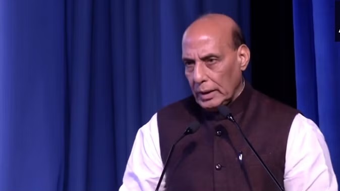 कार्यक्रम में शिरकत करने  पहुंचे रक्षा मंत्री राजनाथ