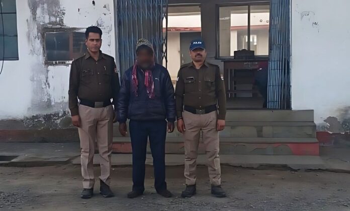 शिकंजा: पुलिस के हत्थे चढ़ा शातिर, ऐप डाउनलोड करवाकर ठगे थे लाखों रुपए