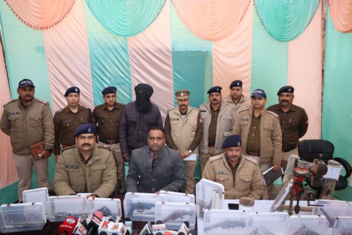 कामयाबी: अवैध हथियारों की फैक्ट्री का भंडाफोड़, एक गिरफ्तार