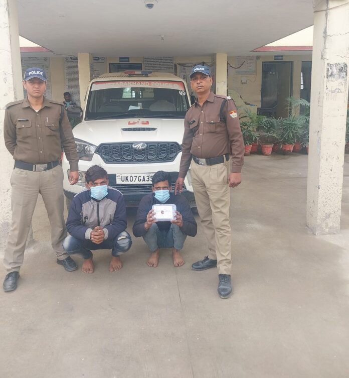 शिकंजा: छात्रा से  मोबाईल लूटने के दो आरोपी गिरफ्तार