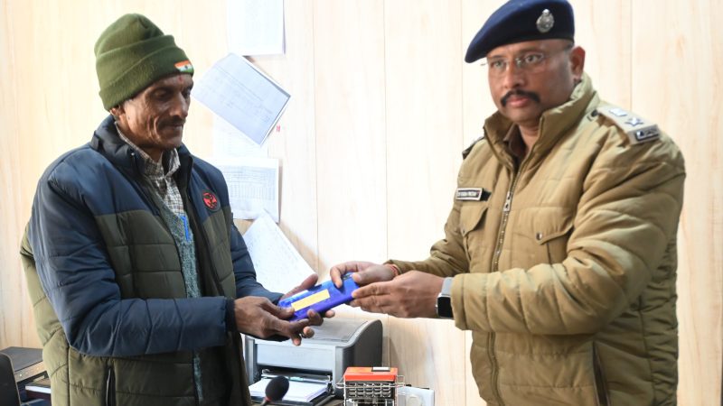 उपलब्धि: यहां पुलिस ने 14 लाख कीमत के खोए मोबाइल फोन किए बरामद