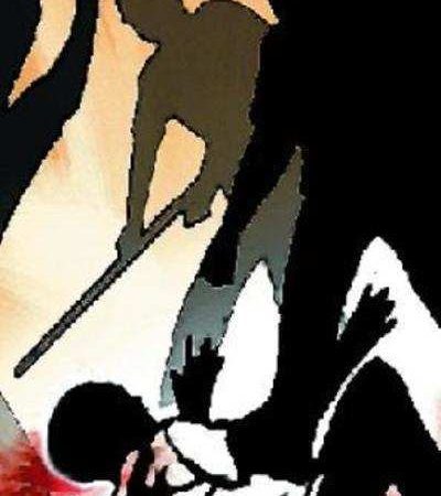 दुस्साहस: कर्मचारी को महंगा पड़ा महिलाकर्मी को डांटना, महिला के परिजनों ने कर दिया पीट-पीट कर अधमरा