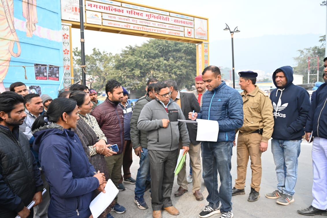 जायजा: डीएम ने विभिन्न विभागों द्वारा कराये जा रहे विकास कार्यों का किया स्थलीय निरीक्षण, मौके पर दिये जरूरी निर्देश