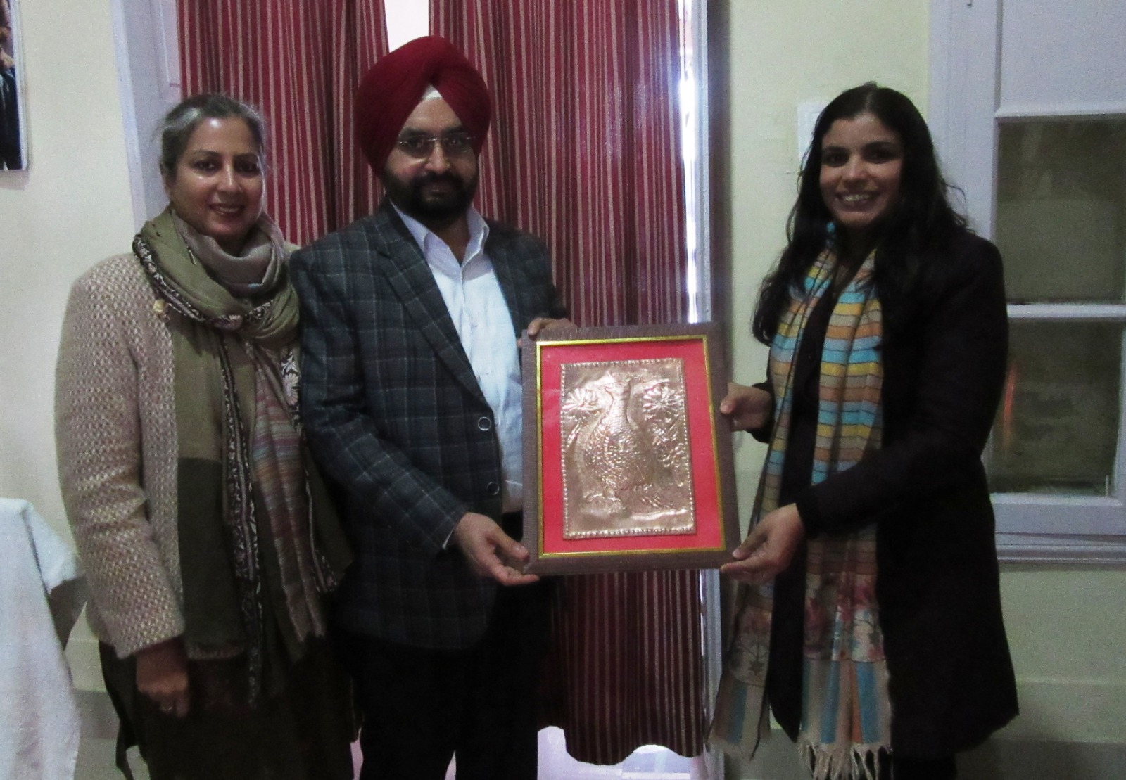 जायजा: कौसानी पहुंचे मुख्य सचिव डॉ एस. एस. संधु, डीएम अनुराधा पाल से पर्यटन विकास पर की चर्चा