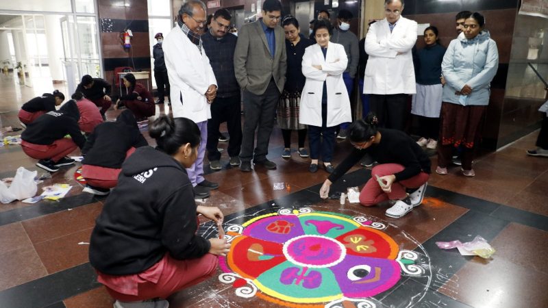 एम्स: गुर्दा प्रत्यारोपण व अंगदान को बढ़ावा देने के लिए रंगोली प्रदर्शनी का आयोजन, आम लोगों को दिया संदेश