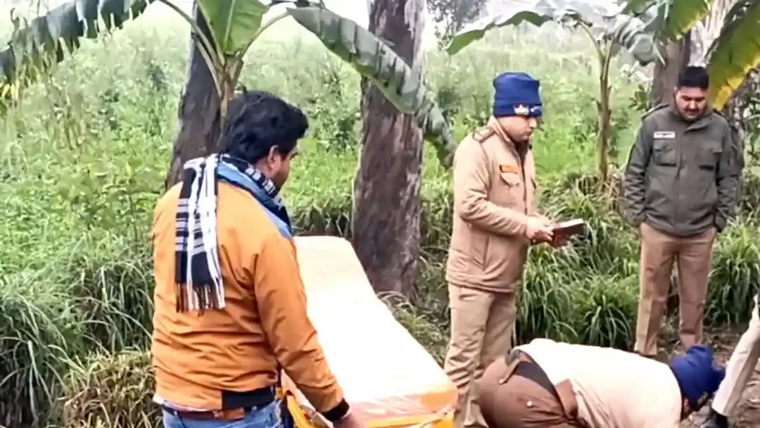  सनसनी:  हाईवे पर गांव के पास मिला बुजुर्ग का शव, हत्या की आशंका