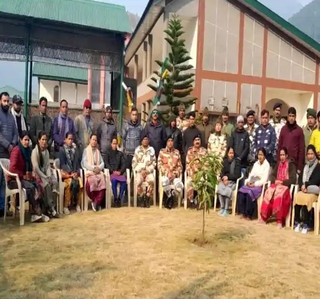 उत्साह: प्रधान और उपप्रधान गणतंत्र दिवस समारोह के लिए दिल्ली रवाना