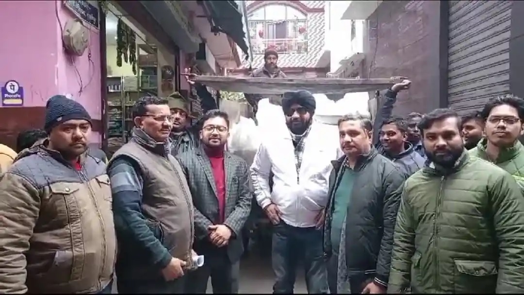 कार्रवाई: प्रतिबंधित पॉलिथीन का जखीरा बरामद, लगाया गया लाखों का जुर्माना