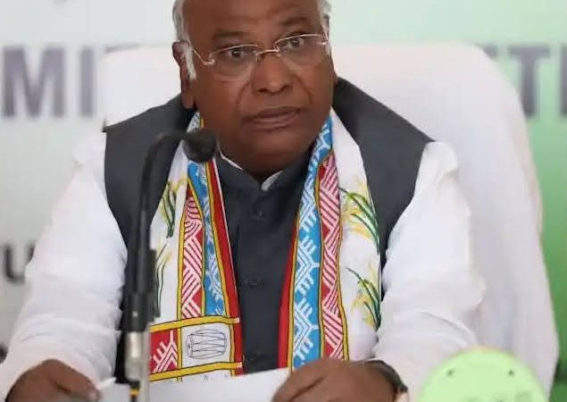 कांग्रेस रैली: मोदी खुद को समझते हैं भगवान विष्णु का 11वां अवतार, प्रधानमंत्री पर कांग्रेस अध्यक्ष मल्लिकार्जुन खड़गे का वार