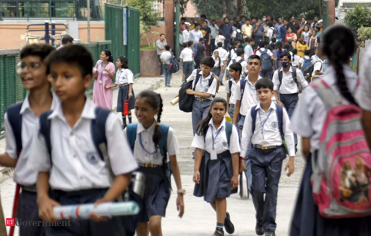 असहमति: शिक्षकों ने शुरू किया क्लस्टर स्कूल व्यवस्था का विरोध