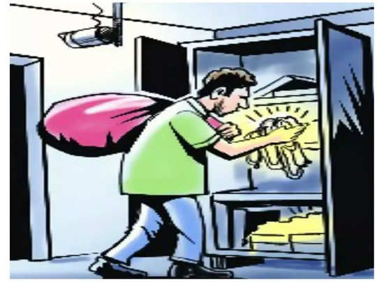 दुस्साहस: अपराधियों ने दी पुलिस को चुनौती, बंद घर से हजारों रुपए का सामान समेटकर ले भागा चोर