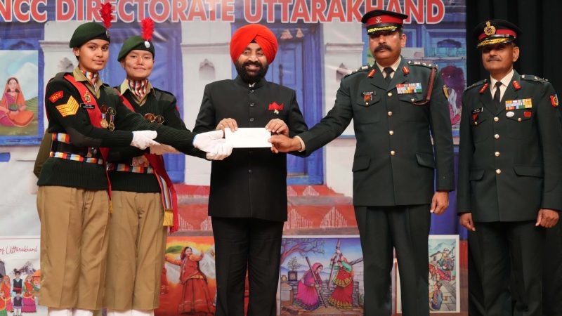 प्रोत्साहन: 75वें गणतन्त्र दिवस परेड में प्रतिभाग करने वाले एनसीसी कैडेट्स राजभवन में हुए सम्मानित