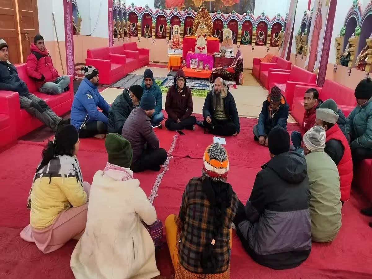 आक्रोश: बिजली-पानी के कनेक्शन काटे जाने पर भड़के आपदा प्रभावित  