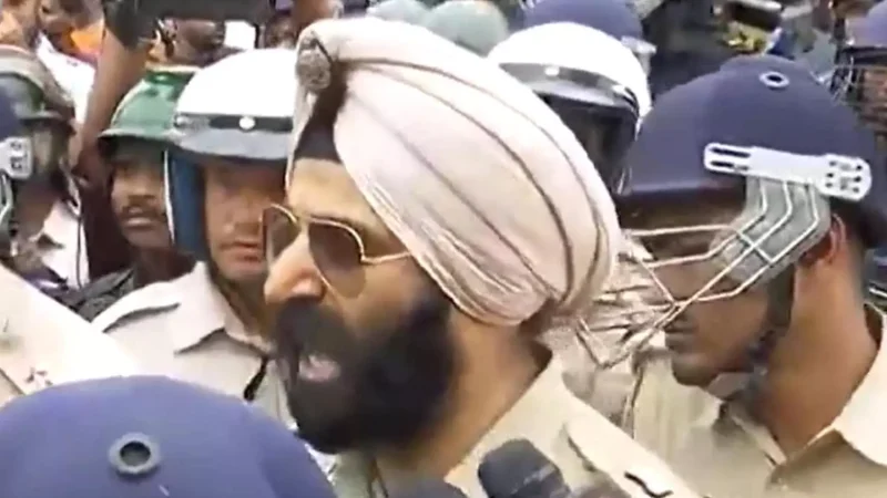 नज़रिया: पुलिसकर्मी की धार्मिक पहचान पर हमला सिरे से अस्वीकार्य