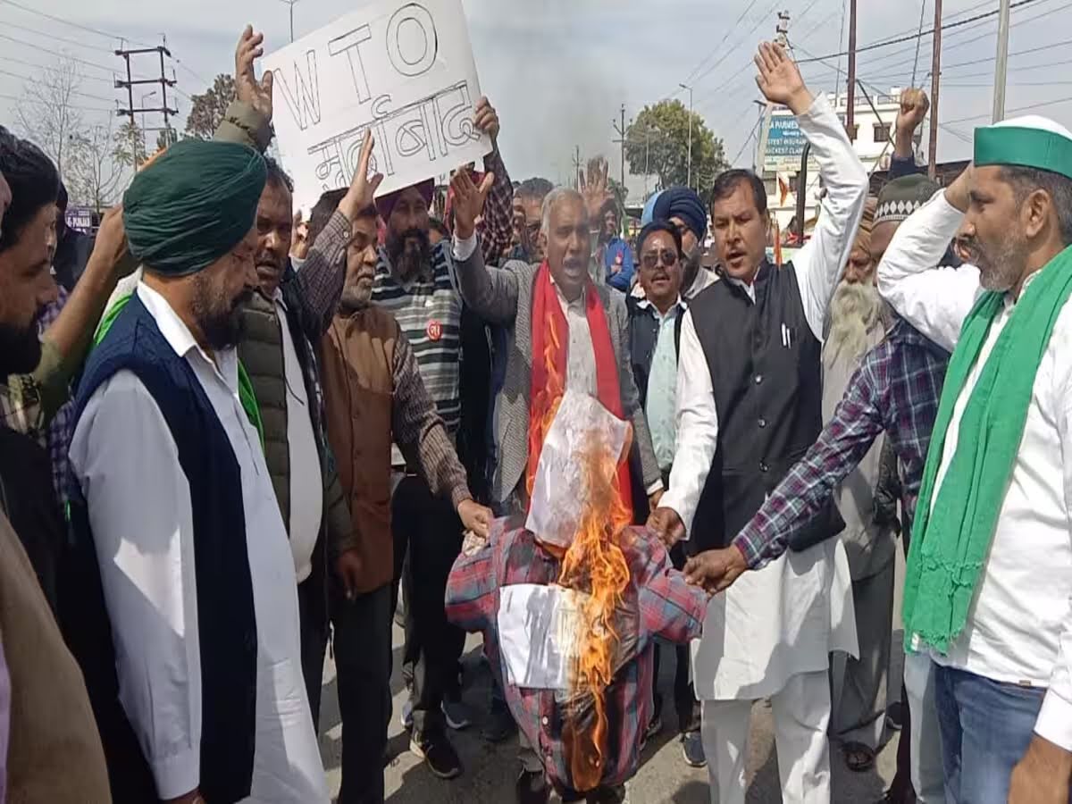 आक्रोश: एमएसपी की गारंटी के मुद्दे पर संयुक्त किसान मोर्चा का प्रदर्शन