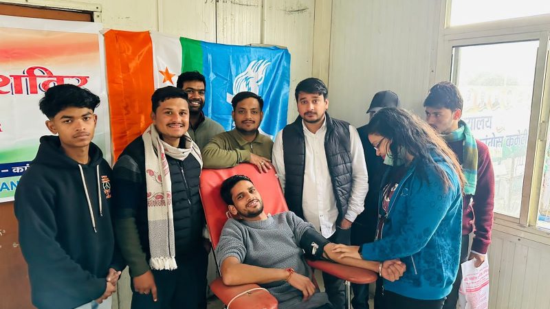 महादान: एनएसयूआई की ओर से कांग्रेस भवन में आयोजित कैंप में कार्यकर्ताओं ने किया रक्तदान