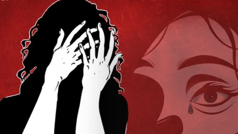 शर्मनाक: शादी का झांसा देकर करवाया तलाक, फिर यौन शोषण कर बना ली आपत्तिजनक वीडियो
