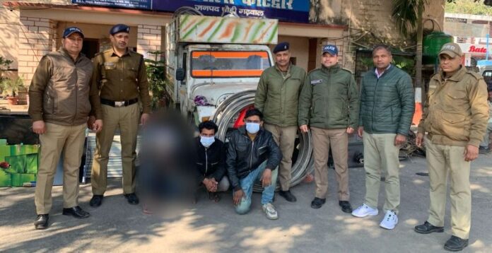 शिकंजा: पुलिस ने किया चोरियों का पर्दाफाश, चोरी के माल समेत तीन शातिर गिरफ्तार