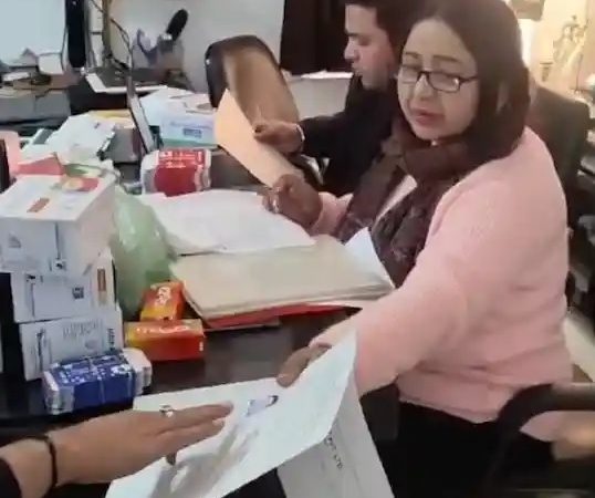 भंडाफोड़:  बंद पड़ी दवाई फैक्ट्री में छापा, नकली दवाइयां बरामद