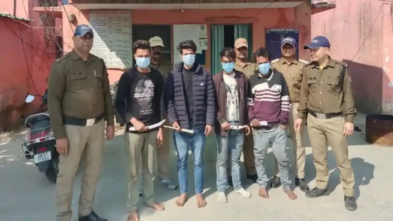 शिकंजा:   धारदार हथियार सहित चार बदमाश गिरफ्तार