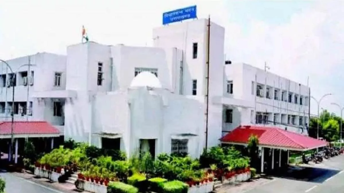 एक्शन: विधानसभा प्रोटोकॉल अधिकारी पर लगे गंभीर आरोप, स्पीकर ने दिए जांच के आदेश