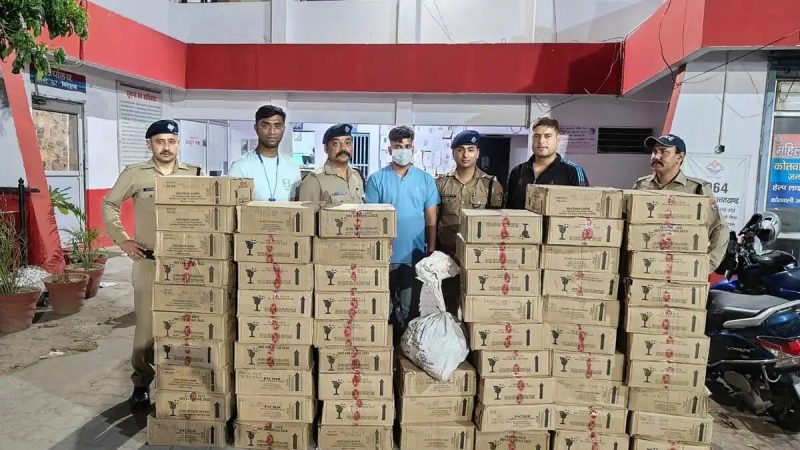 अभियान: पुलिस को मिली बड़ी कामयाबी, खंडहर से देसी शराब की 60 पेटी बरामद