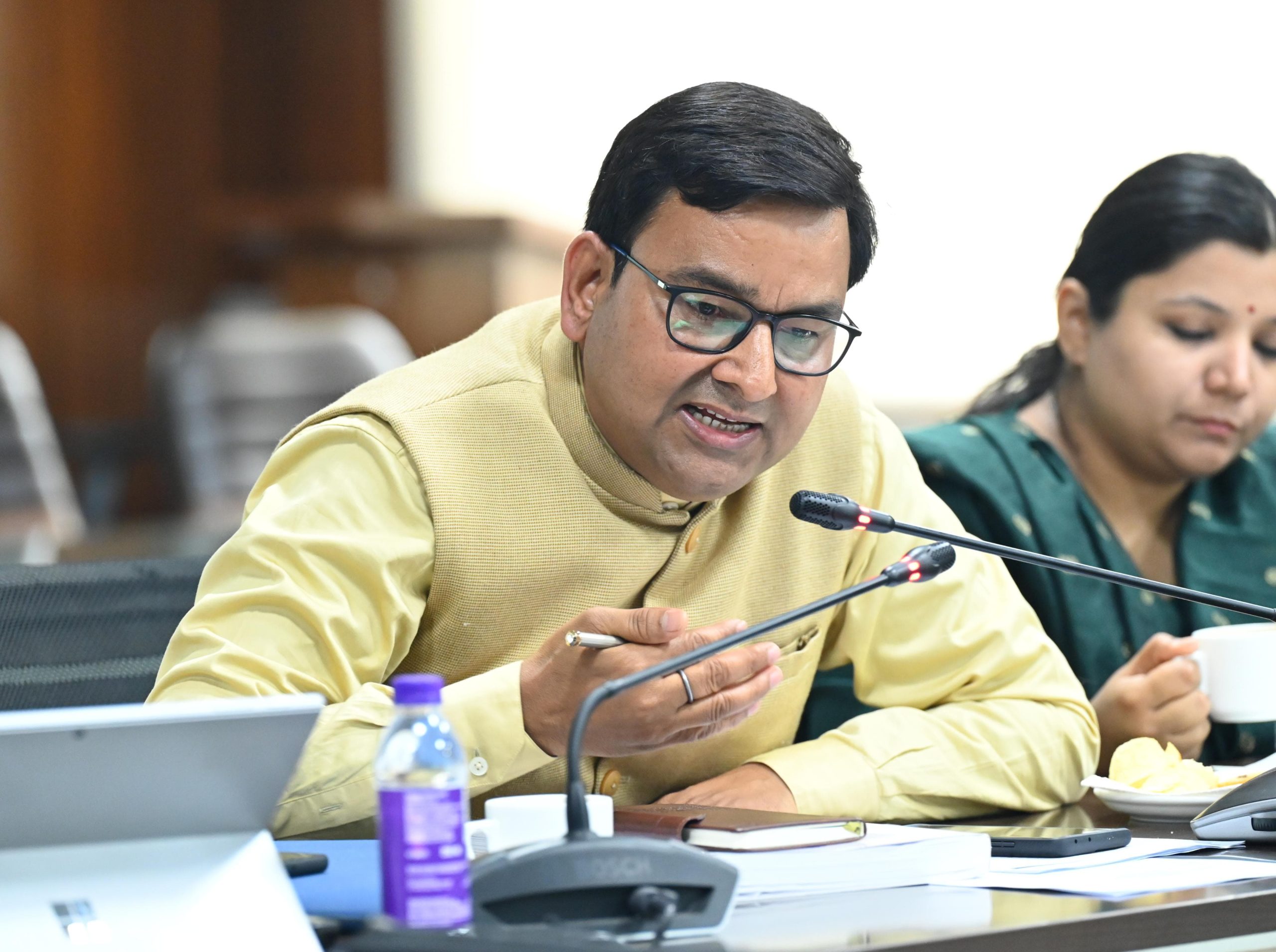 एक्शन: 72 घंटे में 60 लाख से अधिक कीमत के अवैध शराब, मादक पदार्थ, अनाधिकृत नकदी एवं अन्य सामग्री सीज
