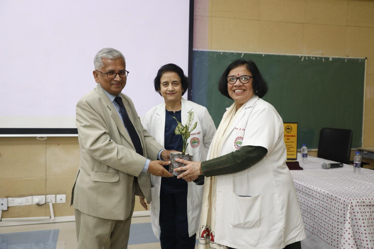 एम्स: टीबी के प्रबंधन में आने वाली चुनौतियों पर विशेषज्ञों की पैनल चर्चा का आयोजन