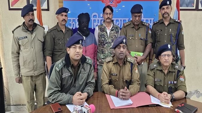 शिकंजा: चोरी के मामले में फरार चल रहा इनामी बदमाश गिरफ्तार
