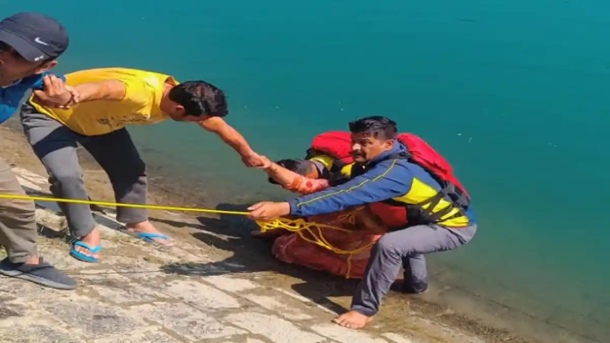 हताशा: महिला ने किया शक्ति नहर में उतरकर आत्महत्या का प्रयास, पुलिस फोर्स ने बचाया