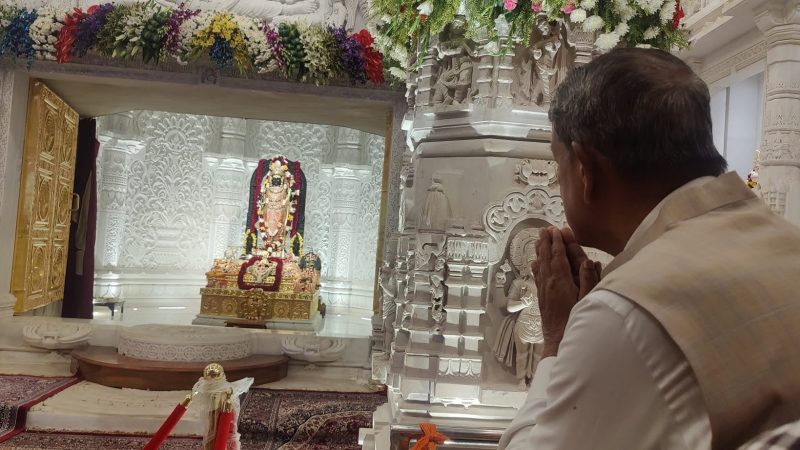 श्रद्धा: पूर्व मुख्यमंत्री हरीश रावत पहुंचे अयोध्या, राम लल्ला के किए दर्शन