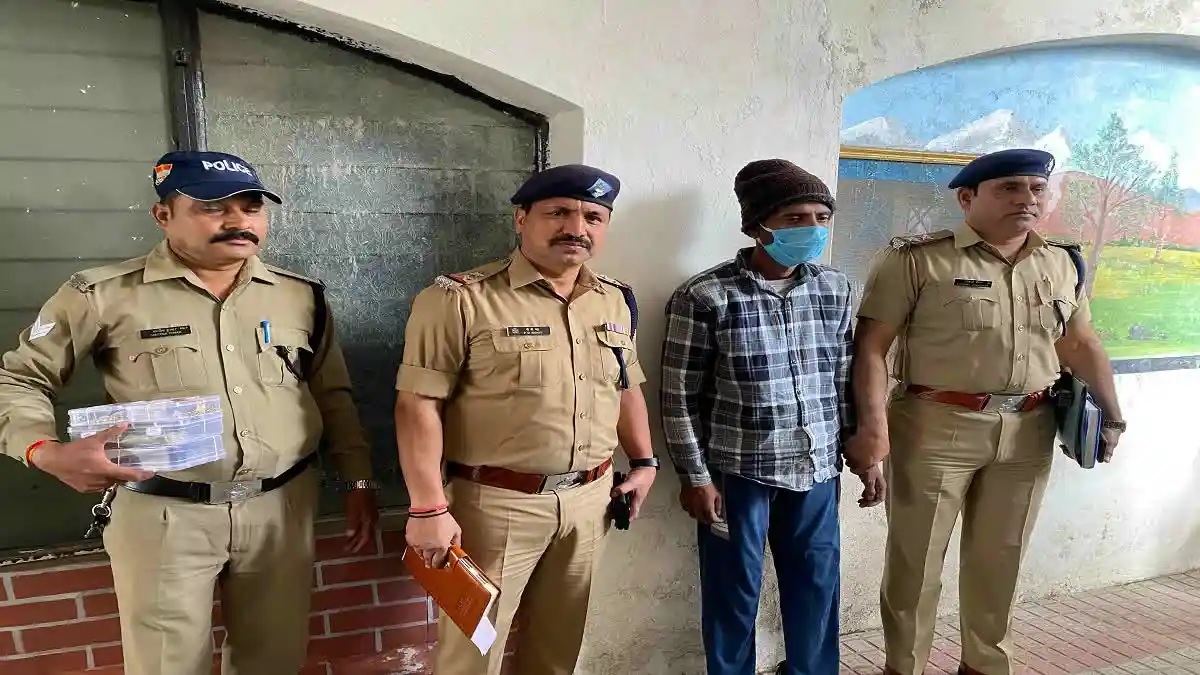 शिकंजा: आर्मी अफसर के घर हुई चोरी का खुलासा,शातिर चोर गिरफ्तार