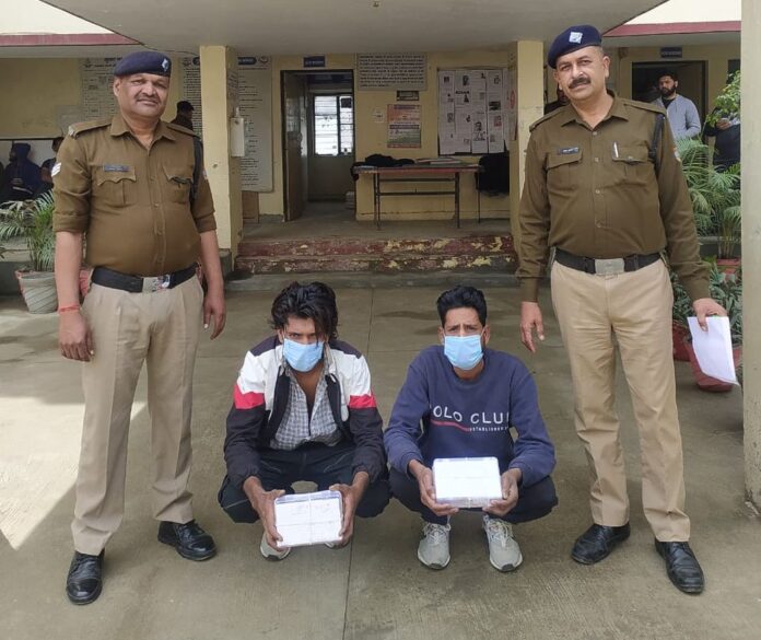 शिकंजा: चोरी के मामले में दो लोग गिरफ्तार, लाखों का माल बरामद