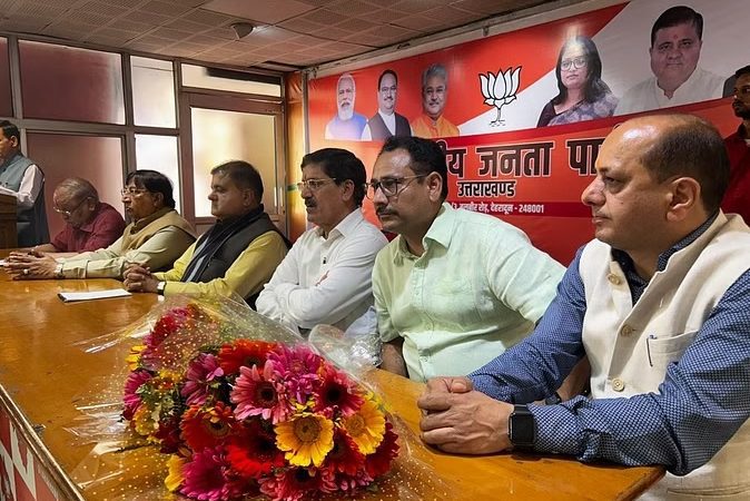 पलटीमार: कांग्रेस के प्रदेश महासचिव महेश शर्मा भाजपा में शामिल