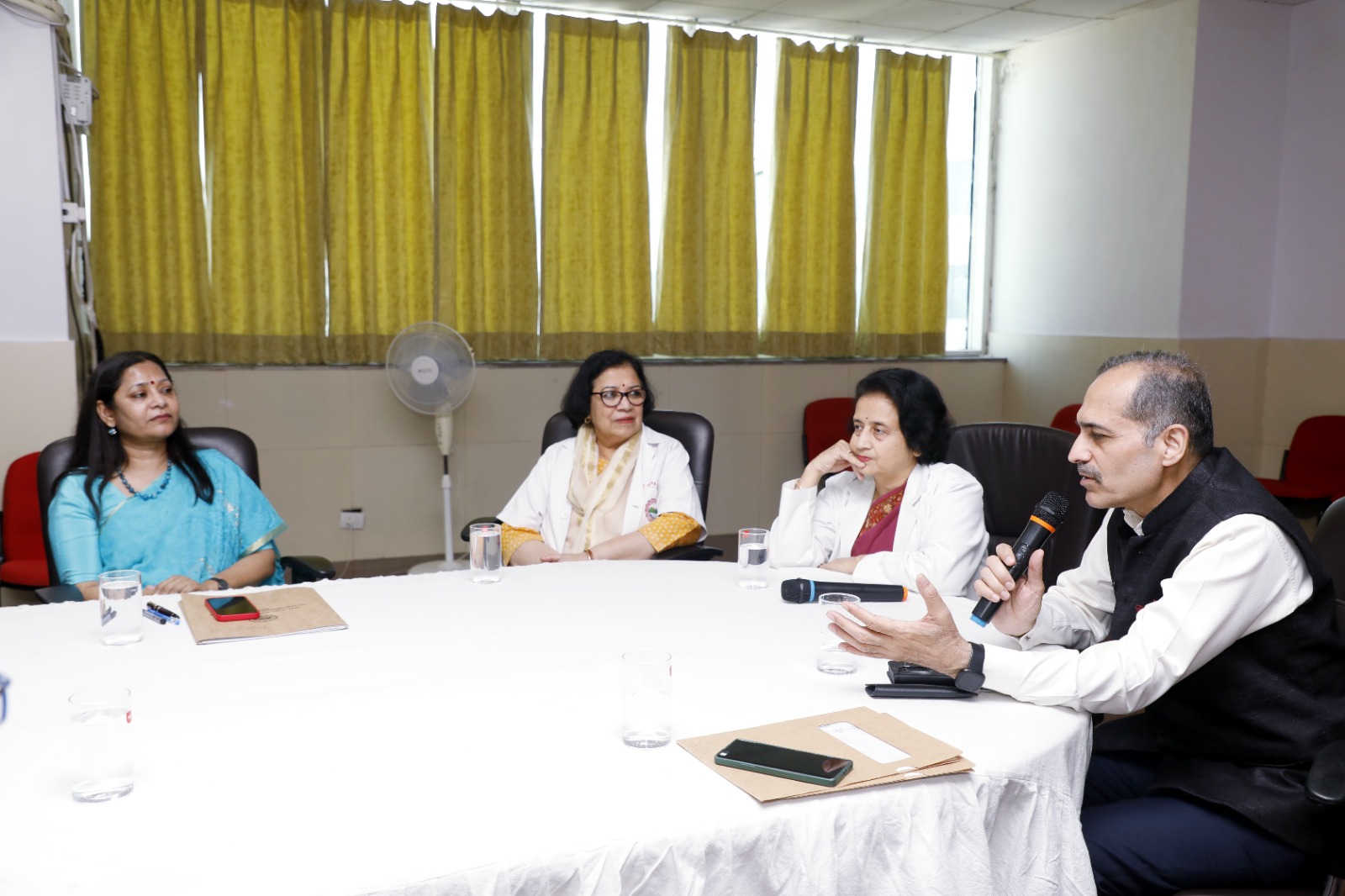 एम्स: विश्व स्वास्थ्य दिवस पर आयोजित कार्यक्रम के दूसरे दिन एलिवेट पिच प्रतियोगिता का किया गया आयोजन