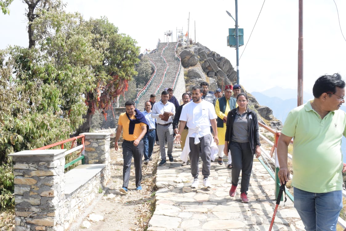 तैयारी: डीएम डाॅ सौरभ गहरवार की देखरेख में तैयार हो रही है केदारनाथ धाम यात्रा की चाकचौबंद व्यवस्था