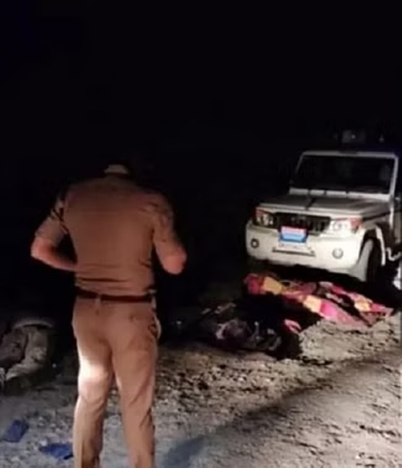 बड़ी खबर: खाई में गिरा पिकअप वाहन, चालक समेत आठ लोगों की दर्दनाक मौत