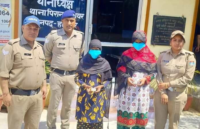 बड़ी खबर:  स्मैक तस्करी में दो सगी बहनें गिरफ्तार, मां भी पूर्व में रह चुकी है गैंगस्टर