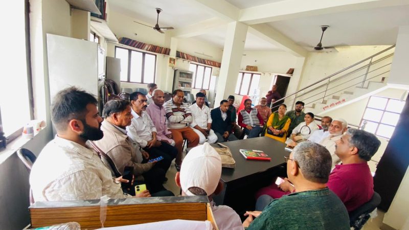 चुनावी जंग: इंडिया गठबंधन के प्रत्याशियों की जीत के लिये  एकजुटता से काम करेगी माकपा