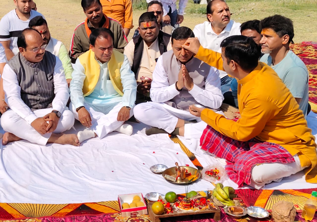 चुनाव प्रचार: योगी आदित्यनाथ की  14  को  चुनावी रैली, सभा स्थल का किया भूमि पूजन