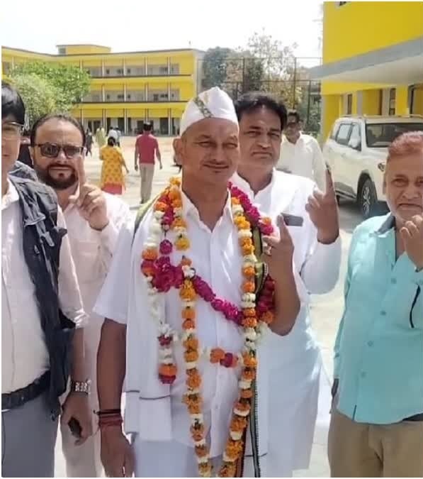 लोकसभा चुनाव: गढ़वाल की तीनों संसदीय सीट के कांग्रेस प्रत्याशियों ने किया मतदान