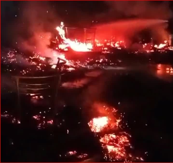 गनीमत: रेस्टोरेंट परिसर की झोपड़ियों में आग लगने से मची अफरातफरी, बड़ा हादसा होने से बचा