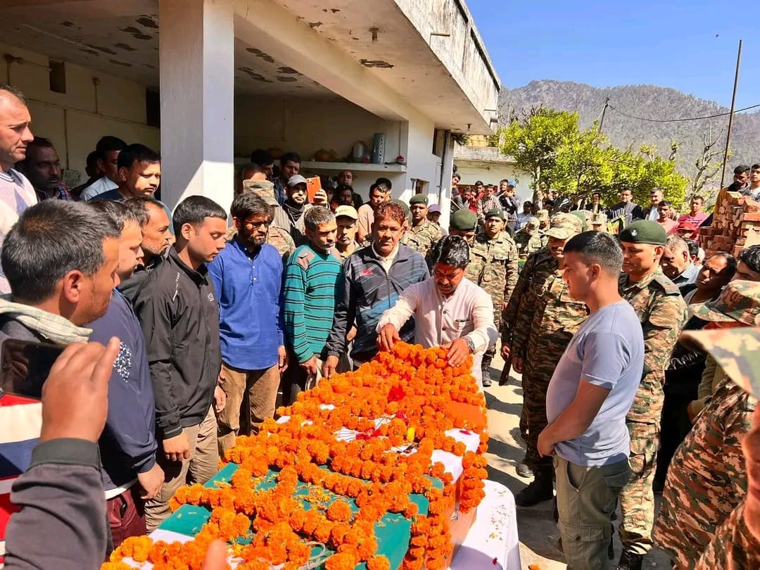 जयहिंद: सेना के जवान कीरत सिंह रावत का पैतृक घाट पर हुआ अंतिम संस्कार