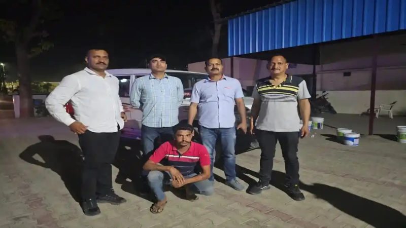 शिकंजा:  गैंगवार के बाद से फरार चल रहा 25 हजार का ईनामी बदमाश गिरफ्तार