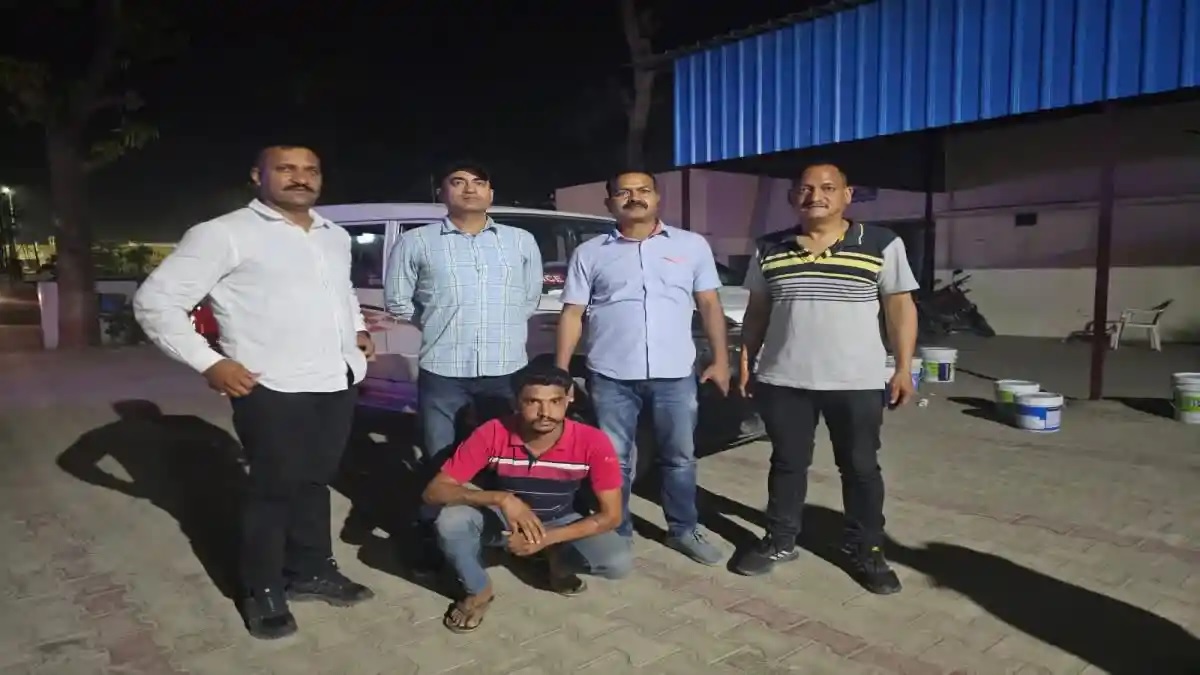 शिकंजा:  गैंगवार के बाद से फरार चल रहा 25 हजार का ईनामी बदमाश गिरफ्तार