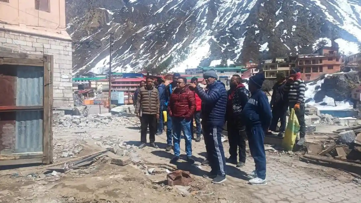 बदरीनाथ धाम:  मास्टर प्लान के दूसरे चरण का काम शुरू, ठेकेदारों को जल्द पूरा करने के निर्देश