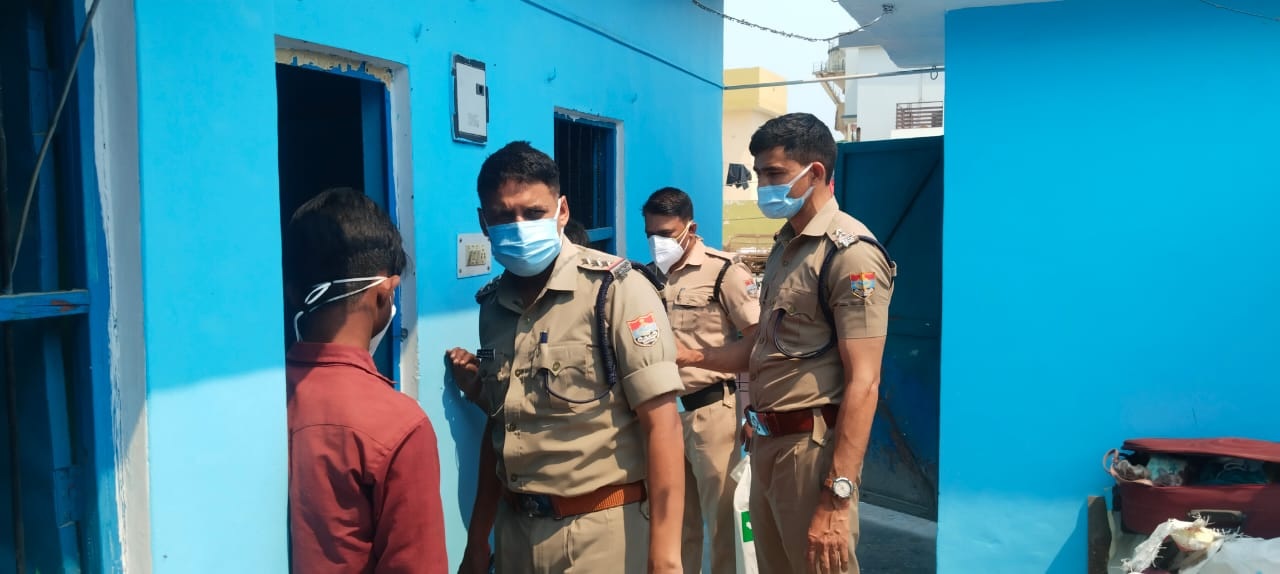 सनसनीखेज:  बंद कमरे से मिली महिला की सड़ी गली लाश,पति पर हत्या का शक