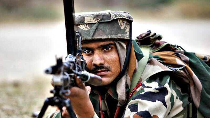 सुरक्षा प्रबंधन: भारतीय सेनाओं को करनी होगी अप्रत्याशित संकटों से निपटने की तैयारी